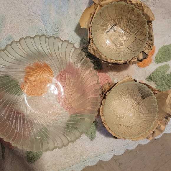 Glassware - Picture 2 of 2